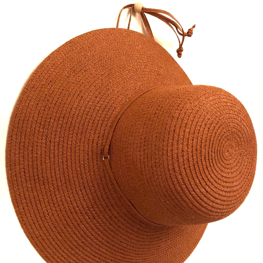 Floppy straw sun hat